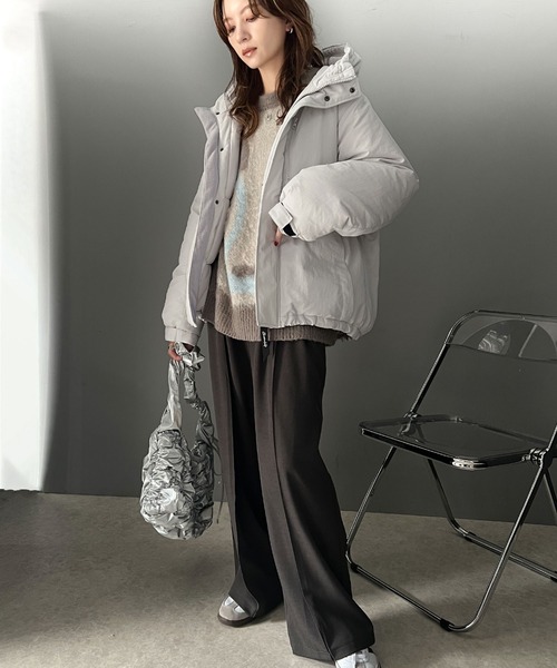 classicalelf(クラシカルエルフ)の「大人のシンプルカジュアル。中綿スタンドネックフーディー オーバーサイズ ジャケット(ダウンジャケット/コート・レディース・ブラック/ライトグレー・X-LARGE/SMALL/MEDIUM/LARGE)」の15枚目の写真