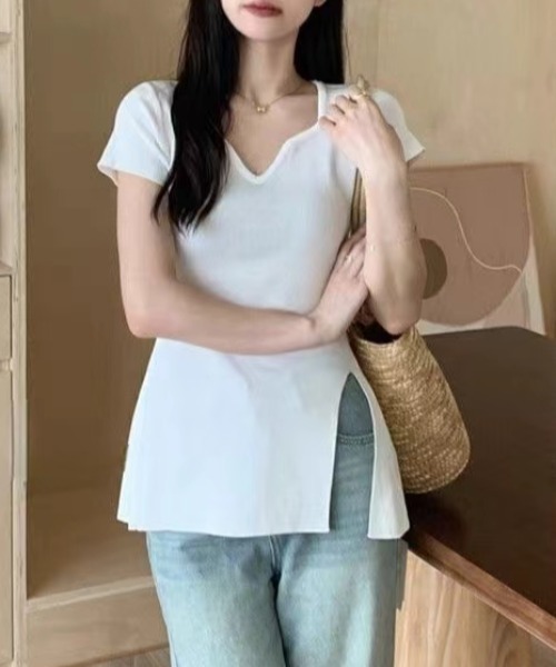 AsheKsha（アシクシャ）の「四色展開　Vネックニットトップス（ニット/セーター・レディース・ピンク/ブルー/ホワイト/ブラック・F）」の9枚目の写真