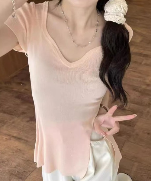 AsheKsha（アシクシャ）の「四色展開　Vネックニットトップス（ニット/セーター・レディース・ピンク/ブルー/ホワイト/ブラック・F）」の16枚目の写真