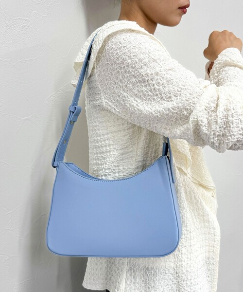 fredy emue（フレディエミュ）の「ワンベルトスリムミニバッグ（ハンドバッグ・レディース・ブラック/ライトブルー/ブラウン/ホワイト・FREE）」の4枚目の写真