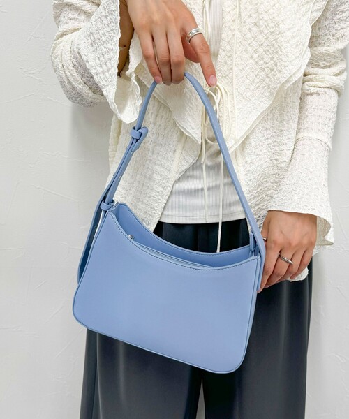 fredy emue（フレディエミュ）の「ワンベルトスリムミニバッグ（ハンドバッグ・レディース・ブラック/ライトブルー/ブラウン/ホワイト・FREE）」の8枚目の写真