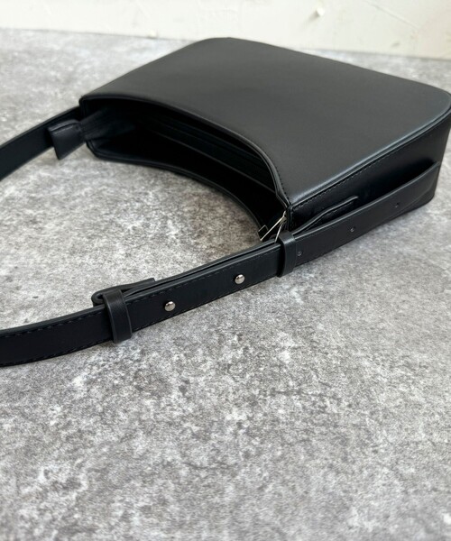 fredy emue（フレディエミュ）の「ワンベルトスリムミニバッグ（ハンドバッグ・レディース・ブラック/ライトブルー/ブラウン/ホワイト・FREE）」の19枚目の写真