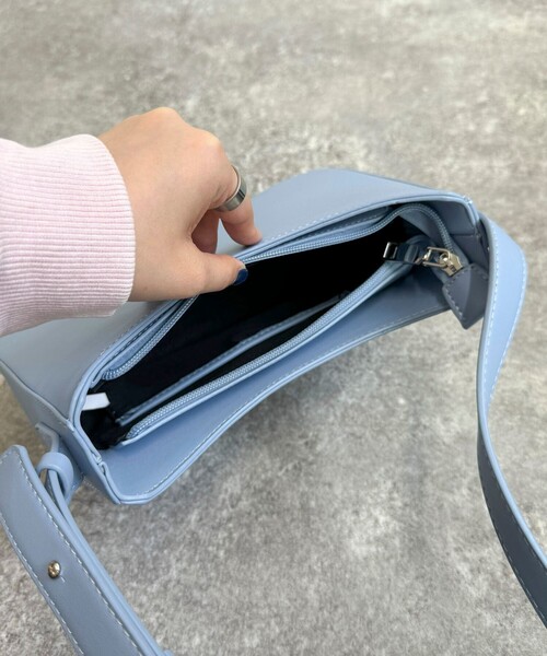 fredy emue（フレディエミュ）の「ワンベルトスリムミニバッグ（ハンドバッグ・レディース・ブラック/ライトブルー/ブラウン/ホワイト・FREE）」の15枚目の写真