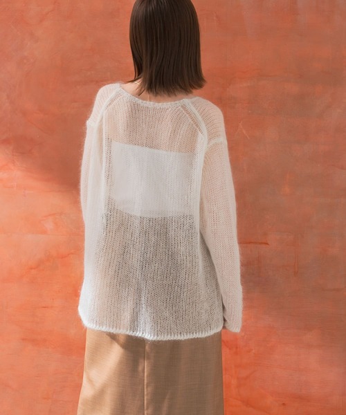URBAN RESEARCH ROSSO WOMEN（アーバンリサーチ　ロッソ）の「シアーモヘアVネックプルオーバー（ニット/セーター・レディース・ホワイト/イエロー/ブルー・FREE）」の8枚目の写真