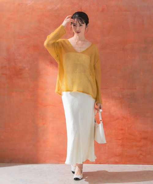 URBAN RESEARCH ROSSO WOMEN（アーバンリサーチ　ロッソ）の「シアーモヘアVネックプルオーバー（ニット/セーター・レディース・ホワイト/イエロー/ブルー・FREE）」の18枚目の写真
