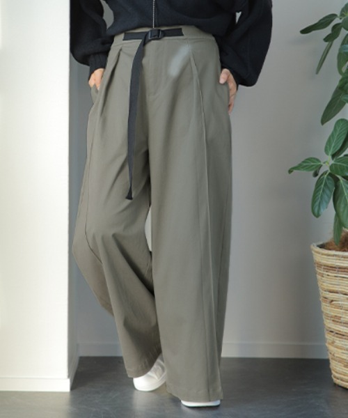 HUG.U(ハグユー)の「トリックワイドパンツ(カーゴパンツ・レディース・アッシュグレー/サンドベージュ/ブラック/カーキ・FREE)」の3枚目の写真