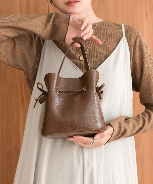 Bab（バブ）の「サイドリボン2WAYバッグ（ショルダーバッグ・レディース・ブラウン/ベージュ/ブラック・ONESIZE）」の2枚目の写真