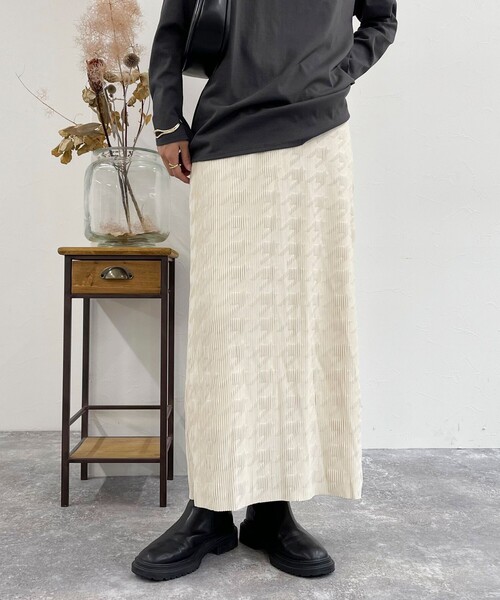 fredy emue（フレディエミュ）の「カットコールタイトスカート（スカート・レディース・ホワイト系その他/ベージュ/ブラック/ブラック系その他・38）」の22枚目の写真