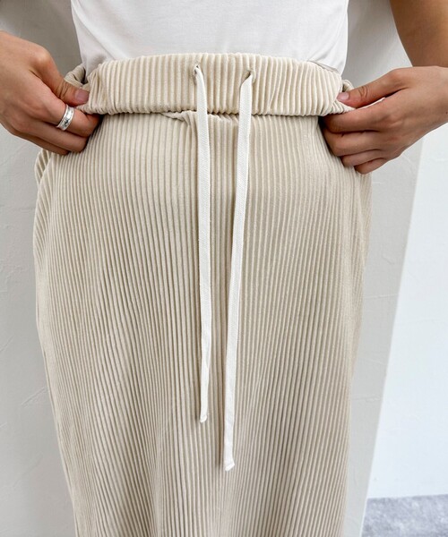 fredy emue（フレディエミュ）の「カットコールタイトスカート（スカート・レディース・ホワイト系その他/ベージュ/ブラック/ブラック系その他・38）」の16枚目の写真