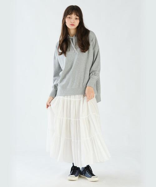 To b. by agnes b.(トゥービーバイアニエスベー)の「WEB限定 ニューマカロンカラーフーディー(パーカー・レディース・グレー・38/40)」の5枚目の写真