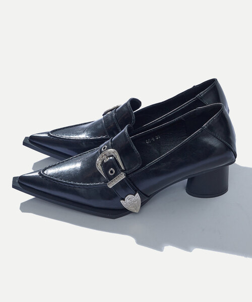 WHO'S WHO gallery（フーズフーギャラリー）の「【HiNT/ヒント】ベルト付きポイントテッドトゥーローファー（ローファー・レディース・ブラック・38/39/37）」の6枚目の写真