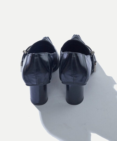 WHO'S WHO gallery（フーズフーギャラリー）の「【HiNT/ヒント】ベルト付きポイントテッドトゥーローファー（ローファー・レディース・ブラック・38/39/37）」の8枚目の写真