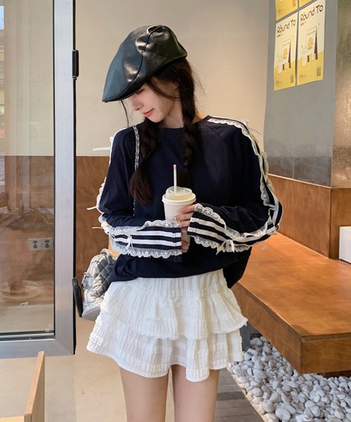 Mejoul(メジュール)の「サイドラインレースリボン付き オーバーサイズロンT(Tシャツ/カットソー・レディース・ネイビー/ブラック/ホワイト・F)」の4枚目の写真