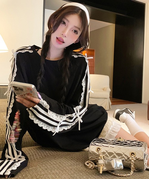 Mejoul(メジュール)の「サイドラインレースリボン付き オーバーサイズロンT(Tシャツ/カットソー・レディース・ネイビー/ブラック/ホワイト・F)」の8枚目の写真