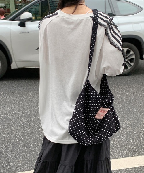 Mejoul(メジュール)の「サイドラインレースリボン付き オーバーサイズロンT(Tシャツ/カットソー・レディース・ネイビー/ブラック/ホワイト・F)」の9枚目の写真