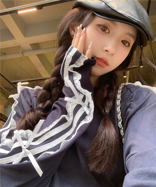 Mejoul(メジュール)の「サイドラインレースリボン付き オーバーサイズロンT(Tシャツ/カットソー・レディース・ネイビー/ブラック/ホワイト・F)」の12枚目の写真