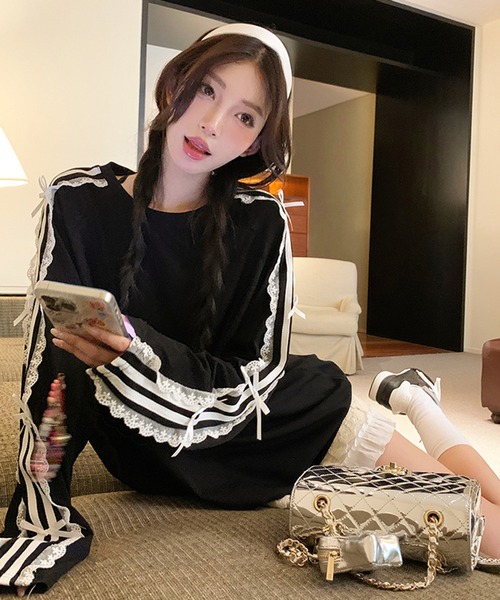 Mejoul(メジュール)の「サイドラインレースリボン付き オーバーサイズロンT(Tシャツ/カットソー・レディース・ネイビー/ブラック/ホワイト・F)」の20枚目の写真