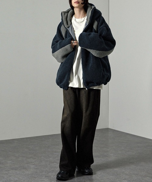 セール】【Alfred Alex】ラバーロゴ ビッグハイネックフードボア