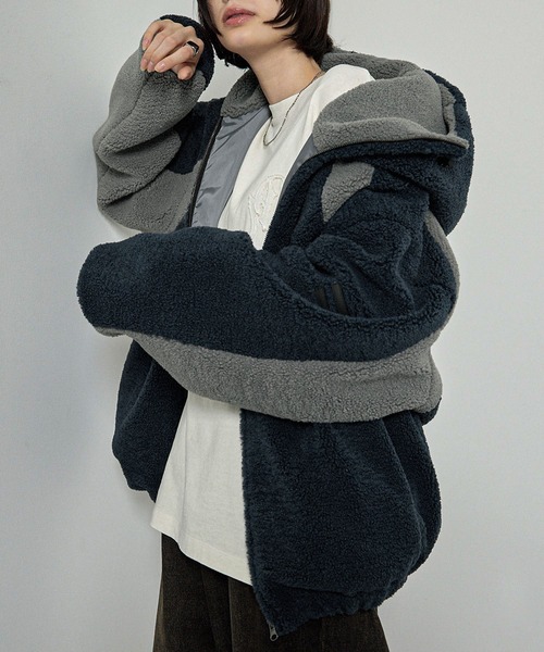 Alfred Alex（アルフレッドアレックス）の「【Alfred Alex】ラバーロゴ ビッグハイネックフードボアブルゾン（その他アウター・メンズ・ブラック/ネイビー・M/L）」の6枚目の写真