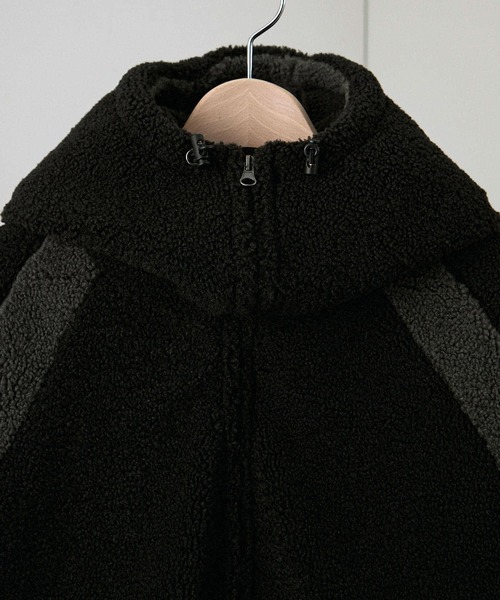 セール】【Alfred Alex】ラバーロゴ ビッグハイネックフードボア