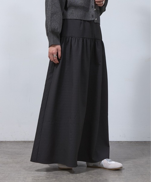 COLONY 2139(コロニートゥーワンスリーナイン)の「チョコキルトフレアスカート(スカート・レディース・オフホワイト/ブラック/チャコールグレー・FREE)」の2枚目の写真