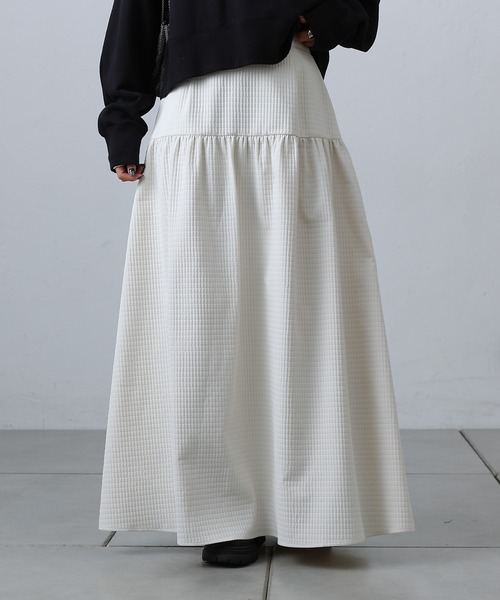 COLONY 2139(コロニートゥーワンスリーナイン)の「チョコキルトフレアスカート(スカート・レディース・オフホワイト/ブラック/チャコールグレー・FREE)」の12枚目の写真