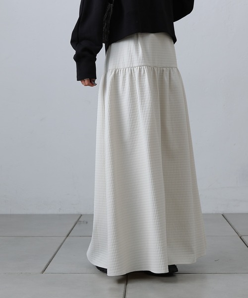 COLONY 2139(コロニートゥーワンスリーナイン)の「チョコキルトフレアスカート(スカート・レディース・オフホワイト/ブラック/チャコールグレー・FREE)」の13枚目の写真