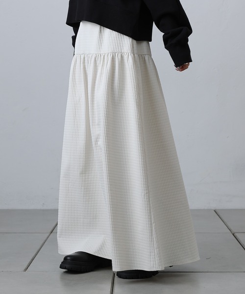 COLONY 2139(コロニートゥーワンスリーナイン)の「チョコキルトフレアスカート(スカート・レディース・オフホワイト/ブラック/チャコールグレー・FREE)」の15枚目の写真