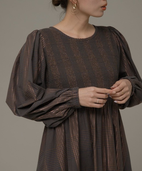 URBAN RESEARCH Sonny Label（アーバンリサーチサニーレーベル）の「シャーリングシャイニーチェックワンピース（ワンピース・レディース・ベージュ系その他/ブラック系その他・FREE）」の10枚目の写真