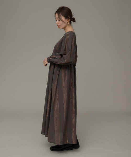 URBAN RESEARCH Sonny Label（アーバンリサーチサニーレーベル）の「シャーリングシャイニーチェックワンピース（ワンピース・レディース・ベージュ系その他/ブラック系その他・FREE）」の15枚目の写真