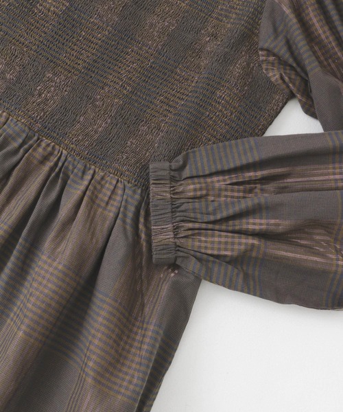 URBAN RESEARCH Sonny Label（アーバンリサーチサニーレーベル）の「シャーリングシャイニーチェックワンピース（ワンピース・レディース・ベージュ系その他/ブラック系その他・FREE）」の22枚目の写真