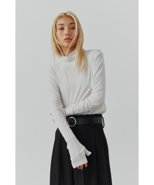 ALEXIA STAM（アリシアスタン）の「Basic Turtle Neck Long Sleeve Tee /タートルネックロングスリーブTee（Tシャツ/カットソー・レディース・バーガンディー/ホワイト/ブラック/ネイビー・FREE）」の2枚目の写真