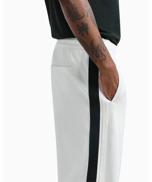 ARMANI EXCHANGE（アルマーニエクスチェンジ）の「【A|X アルマーニ エクスチェンジ】ロゴテープ スウェットジョガーパンツ（スウェットパンツ・メンズ・ブラック/ホワイト・LARGE/MEDIUM/SMALL/X-LARGE/X-SMALL）」の10枚目の写真