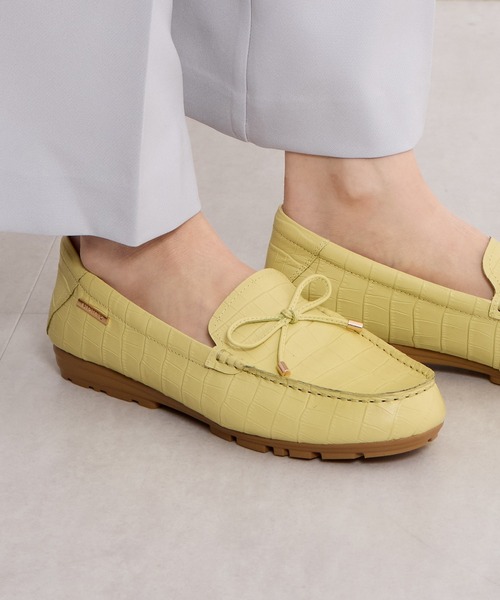 HIMIKO（ヒミコ）の「【HIMIKO】リボンモチーフモカシン/651109（モカシン/デッキシューズ・レディース・ブルー/レッド/ブラック/アイボリー/イエロー・25.0cm/24.0cm/24.5cm/23.5cm/26.0cm/23.0cm/25.5cm/22.5cm/21.5cm/22.0cm/26.5cm）」の2枚目の写真