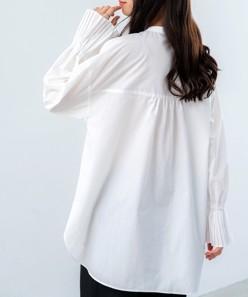 ANNA LUNA(アンナルナ)の「【ANNA LUNA】オケージョン にも◎袖の プリーツ カフス がポイントの万能 シャツ チュニック(シャツ/ブラウス・レディース・ネイビー/ブラック/オフホワイト・MEDIUM)」の10枚目の写真