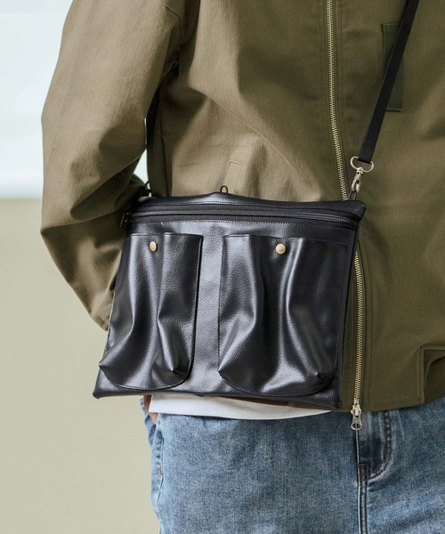 Magine(マージン)の「mko12578- Foldable musette bag サコッシュ(ショルダーバッグ・メンズ・ブラック・FREE)」の2枚目の写真
