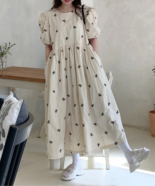AMAJI（アマジ）の「リボン柄パフスリーブワンピース（ワンピース