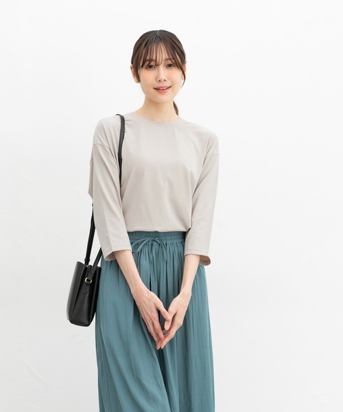 Honeys(ハニーズ)の「【ハニさら・接触冷感・UVカット】きれいめ7分袖Tシャツ(Tシャツ/カットソー・レディース・パープル/ブラック/サックスブルー/グレイッシュベージュ/オフホワイト・LL/L/S/M)」の20枚目の写真