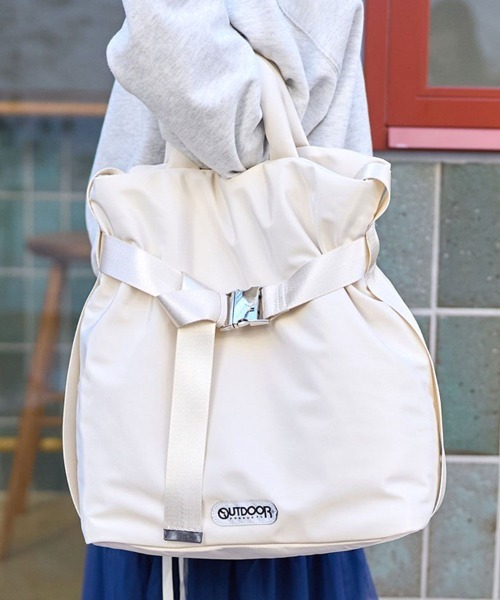 OUTDOOR PRODUCTS（アウトドアプロダクツ）の「【OUTDOOR PRODUCTS】2way Belt Tote [M]（ショルダーバッグ・レディース・ブラック/ホワイト/ブルー/シルバー/チャコール/ブラウン/オレンジ・M）」の2枚目の写真