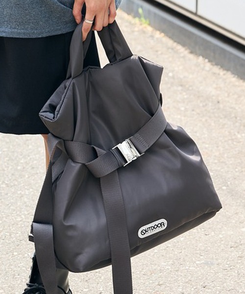 OUTDOOR PRODUCTS（アウトドアプロダクツ）の「【OUTDOOR PRODUCTS】2way Belt Tote [M]（ショルダーバッグ・レディース・ブラック/ホワイト/ブルー/シルバー/チャコール/ブラウン/オレンジ・M）」の4枚目の写真