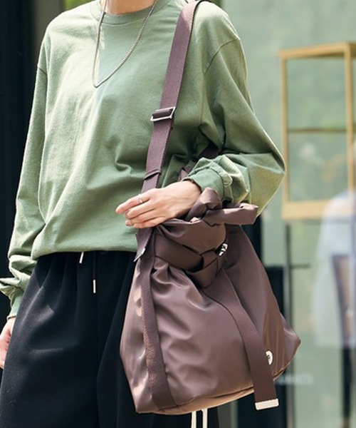 OUTDOOR PRODUCTS（アウトドアプロダクツ）の「【OUTDOOR PRODUCTS】2way Belt Tote [M]（ショルダーバッグ・レディース・ブラック/ホワイト/ブルー/シルバー/チャコール/ブラウン/オレンジ・M）」の12枚目の写真