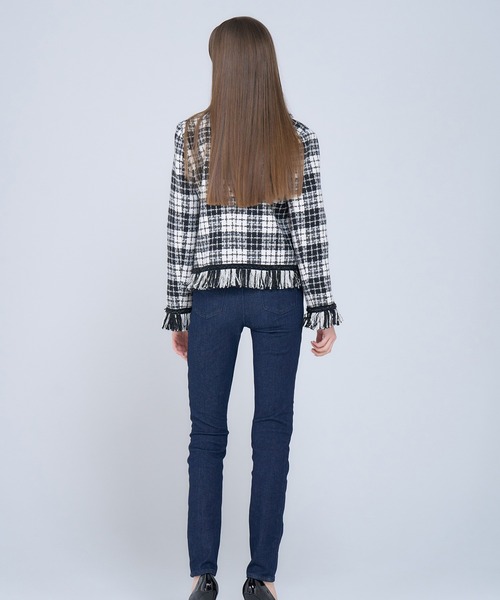 emiriawiz(エミリアウィズ)の「Fringe Tweed Jacket(ノーカラージャケット・レディース・ホワイト×ブラック・MEDIUM/SMALL)」の5枚目の写真