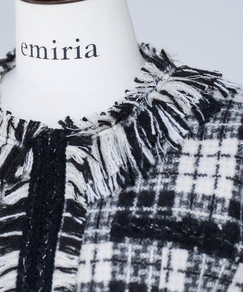 emiriawiz(エミリアウィズ)の「Fringe Tweed Jacket(ノーカラージャケット・レディース・ホワイト×ブラック・MEDIUM/SMALL)」の8枚目の写真