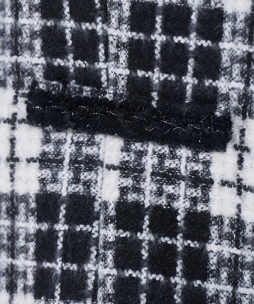 emiriawiz(エミリアウィズ)の「Fringe Tweed Jacket(ノーカラージャケット・レディース・ホワイト×ブラック・MEDIUM/SMALL)」の10枚目の写真