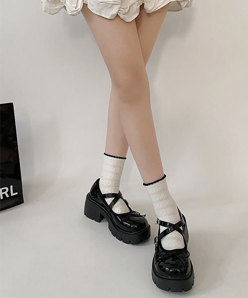 blackdia ocean(ブラックダイヤオーシャン)の「blackdia ocean リボンデザイン 厚底ストラップ シューズ(パンプス・レディース・シルバー/ブラック・23.0cm/24.0cm/25.0cm/23.5cm/24.5cm)」の4枚目の写真
