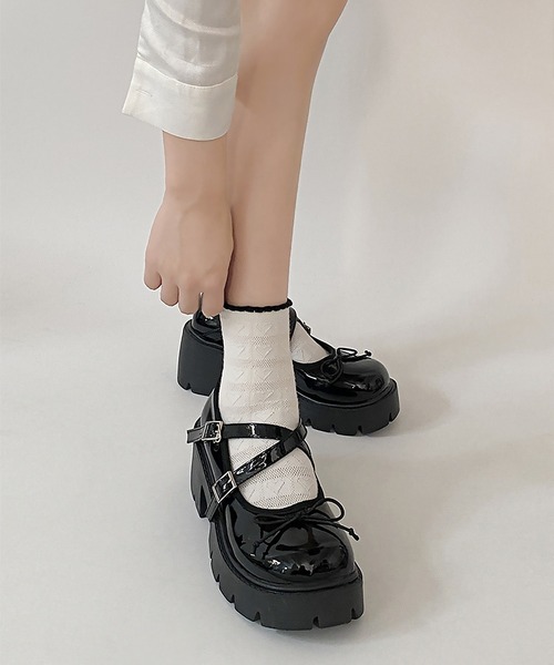 blackdia ocean(ブラックダイヤオーシャン)の「blackdia ocean リボンデザイン 厚底ストラップ シューズ(パンプス・レディース・シルバー/ブラック・23.0cm/24.0cm/25.0cm/23.5cm/24.5cm)」の6枚目の写真