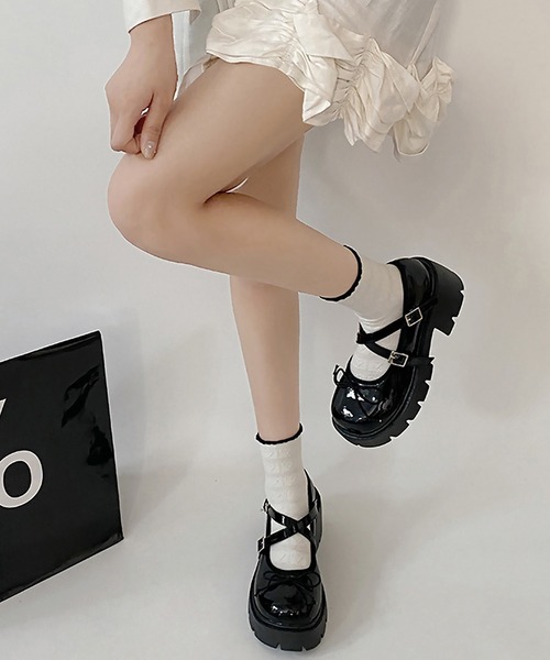blackdia ocean(ブラックダイヤオーシャン)の「blackdia ocean リボンデザイン 厚底ストラップ シューズ(パンプス・レディース・シルバー/ブラック・23.0cm/24.0cm/25.0cm/23.5cm/24.5cm)」の5枚目の写真