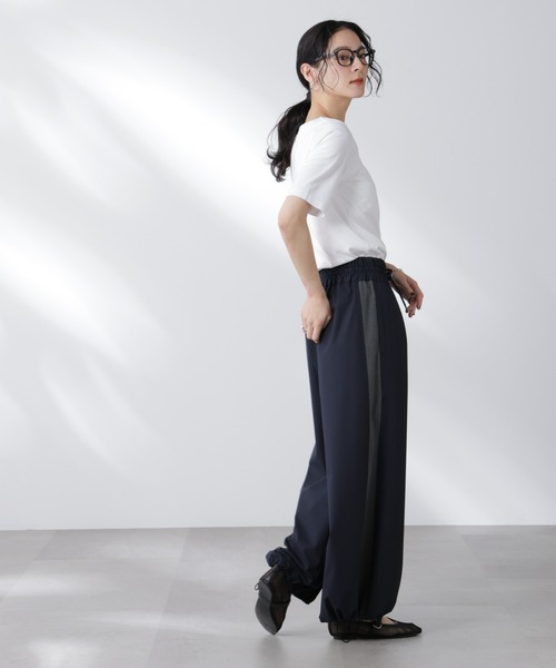 NANO universe(ナノユニバース)の「Anti Soaked(R) 汗染み防止ボートネックTシャツ(Tシャツ/カットソー・レディース・ホワイト/ブラック/カーキ/チャコール・S/M/L)」の15枚目の写真