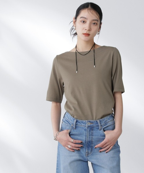 NANO universe(ナノユニバース)の「Anti Soaked(R) 汗染み防止ボートネックTシャツ(Tシャツ/カットソー・レディース・ホワイト/ブラック/カーキ/チャコール・S/M/L)」の5枚目の写真