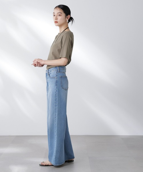 NANO universe(ナノユニバース)の「Anti Soaked(R) 汗染み防止ボートネックTシャツ(Tシャツ/カットソー・レディース・ホワイト/ブラック/カーキ/チャコール・S/M/L)」の7枚目の写真